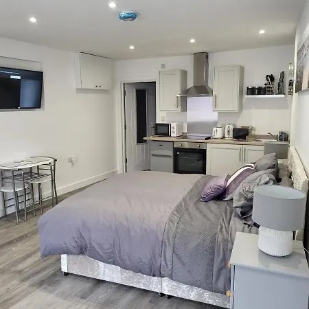 Apartment Sailors Den